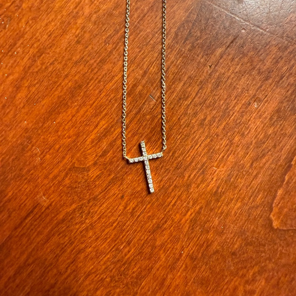 Elegant Gold Cross Pendant Necklace